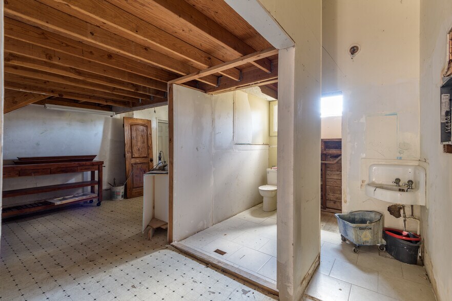 More Photos Of 906 Marin St, Vallejo Storefront Retail Residential For Sale