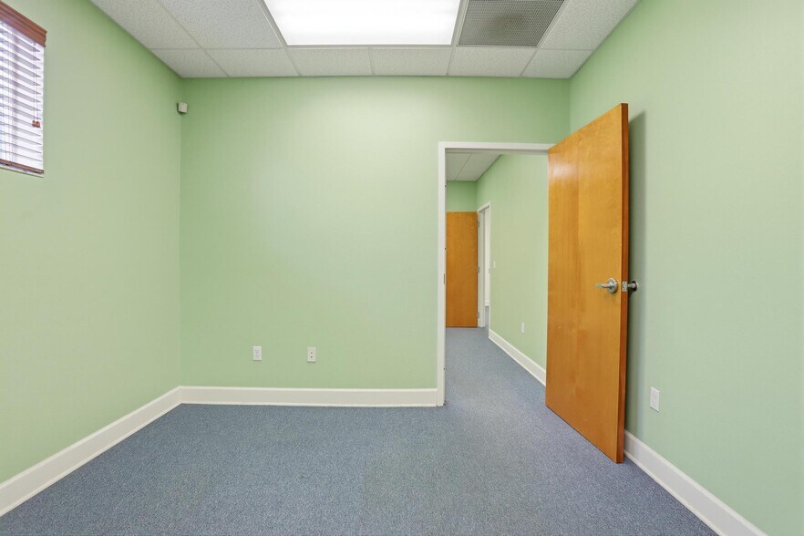 More Photos Of 344 S Woodland Blvd, Deland Office For Sale