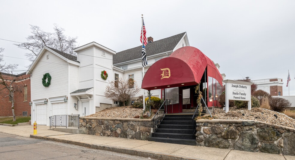 Primary Photo Of 11 Linden St, Reading Funeral Home For Sale