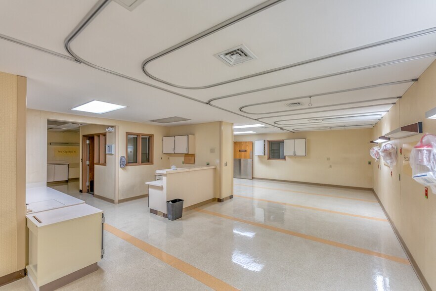 More Photos Of 40 Hurley Ave, Kingston Medical For Sale