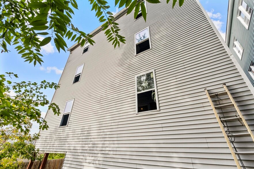 More Photos Of 28 Hill St, Waterbury Apartments For Sale