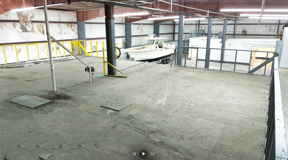 More Photos Of 13050 NW 43rd Ave, Opa Locka Warehouse For Lease