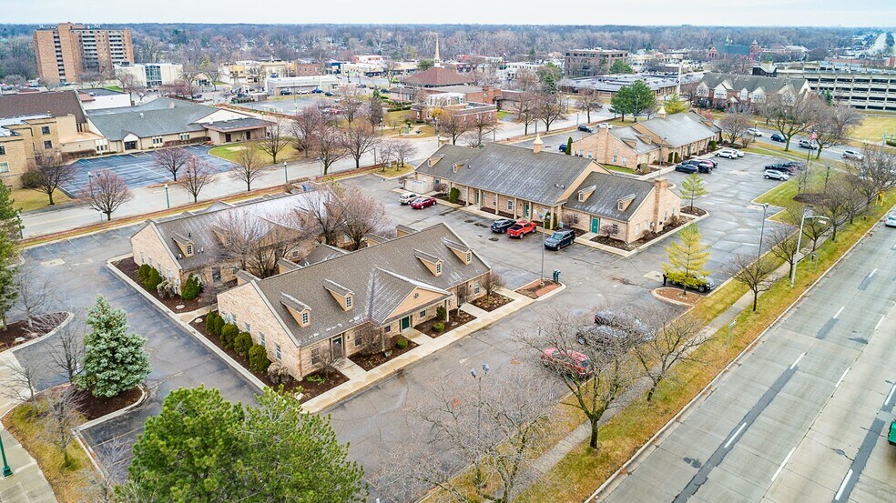 More Photos Of 35100-35120 E Michigan Ave, Wayne Unknown For Lease