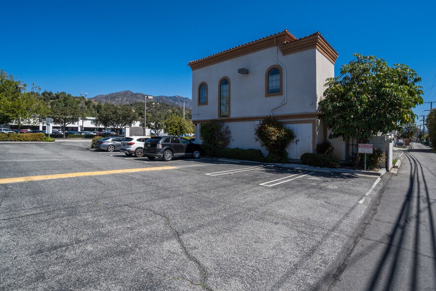 More Photos Of 200-222 E Foothill Blvd, Arcadia Storefront Retail Office For Sale