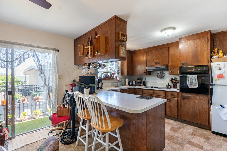 More Photos Of 1110 Allerton St, Redwood City Apartments For Sale