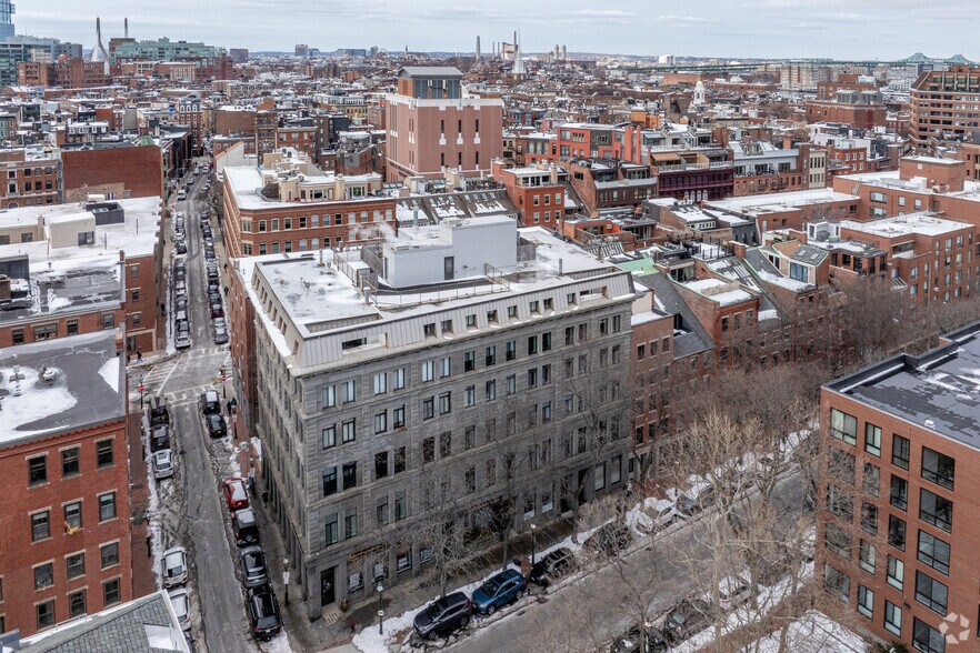 More Photos Of 142 Commercial St, Boston Apartments For Lease