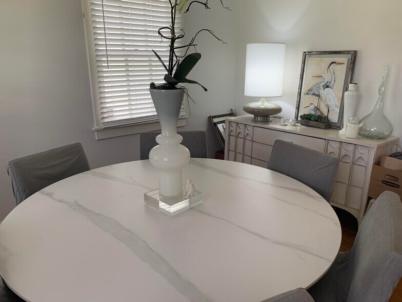 More Photos Of 1515 Lakeview Ave, Pensacola Apartments For Sale