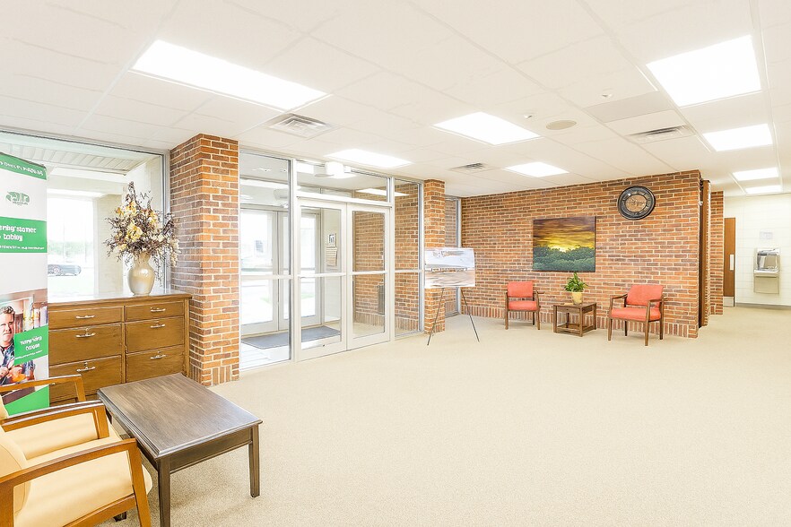 More Photos Of 900 Kraft Dr SE, Melrose Light Distribution For Lease