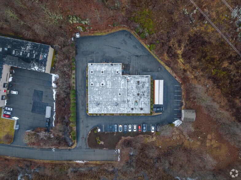 More Photos Of 8 Industrial Pky, Ringwood Warehouse For Lease