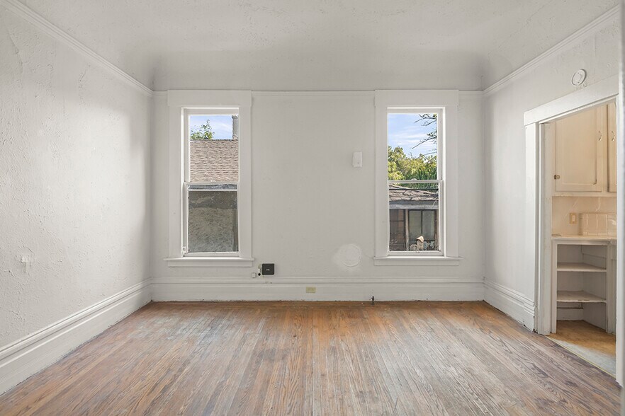 More Photos Of 322 Athol Ave, Oakland Multifamily For Sale