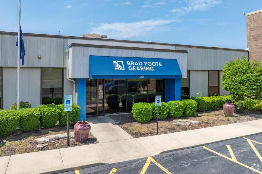 More Photos Of 3250 S Central Ave, Cicero Warehouse For Lease