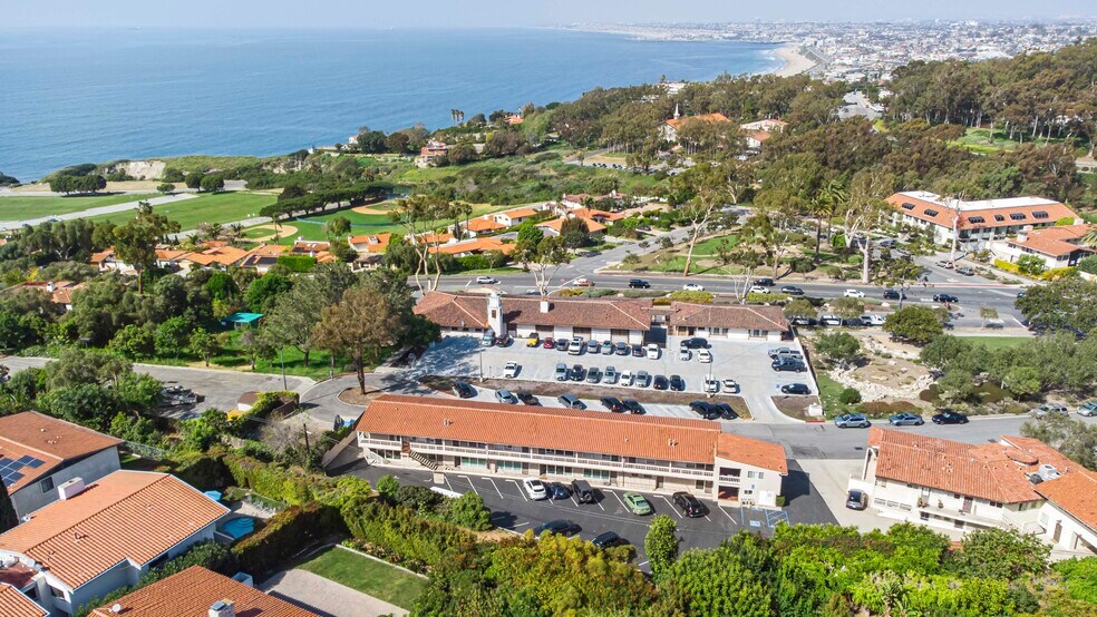 More Photos Of 316-348 Tejon Pl, Palos Verdes Estates Storefront Retail Office For Sale