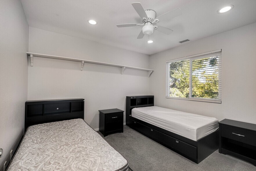 More Photos Of 6809 Corintia St, Carlsbad Multifamily For Sale