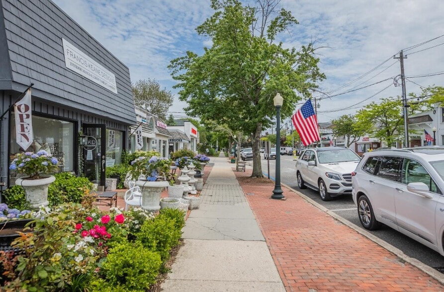 More Photos Of 1 Hampton Rd, Southampton Storefront Retail Office For Sale