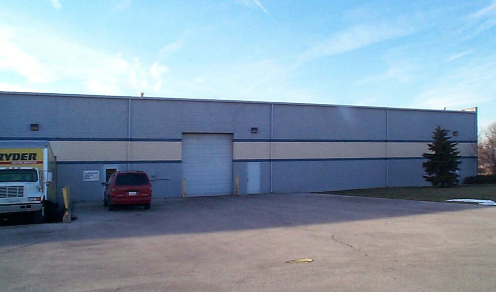 More Photos Of 6969 Commodore Dr, Walbridge Distribution For Lease