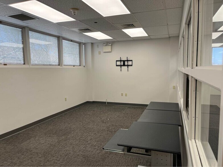 More Photos Of 446-450 Union Blvd, Allentown Medical For Lease