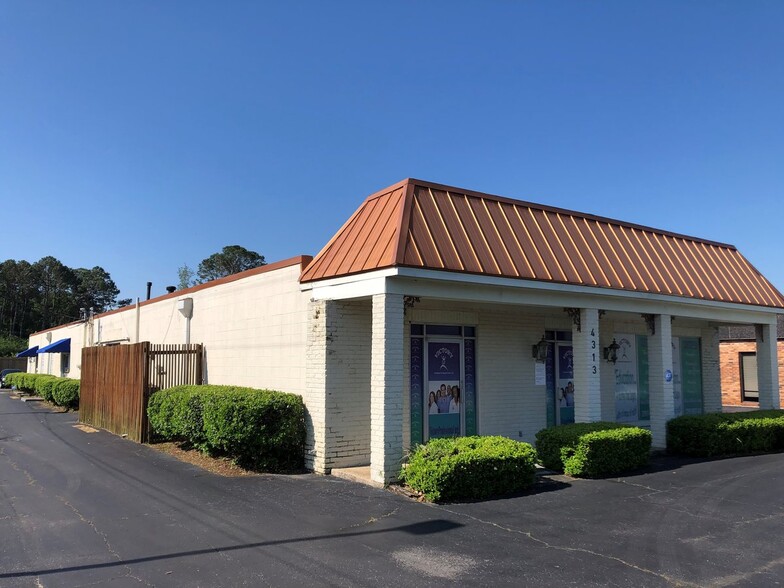 Primary Photo Of 4313 Downtowner Loop N, Mobile Medical For Sale