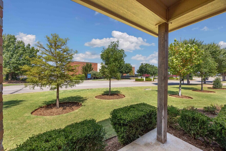 More Photos Of 2600 Covell Village Dr, Edmond Office For Lease