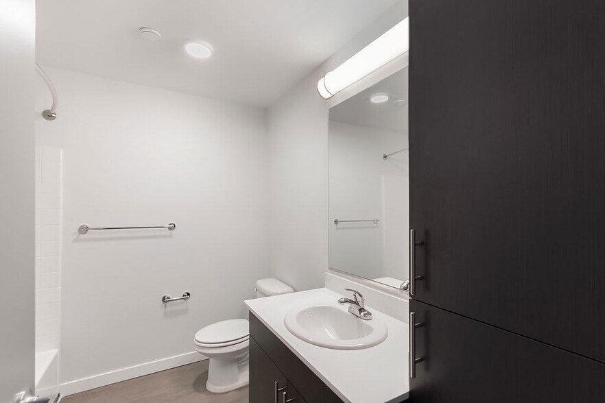 More Photos Of 1516 NW 51st St, Seattle Apartments For Sale