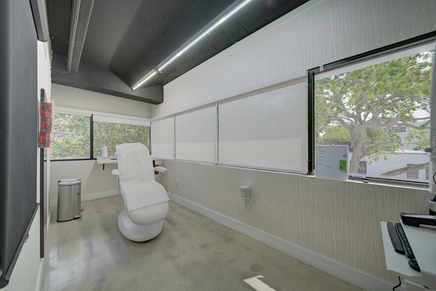 More Photos Of 2455 SW 27th Ave, Miami Medical For Lease