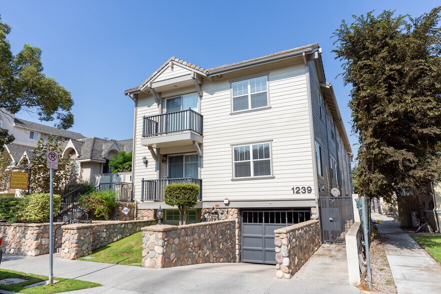More Photos Of 1239 W 30th St, Los Angeles Apartments For Sale