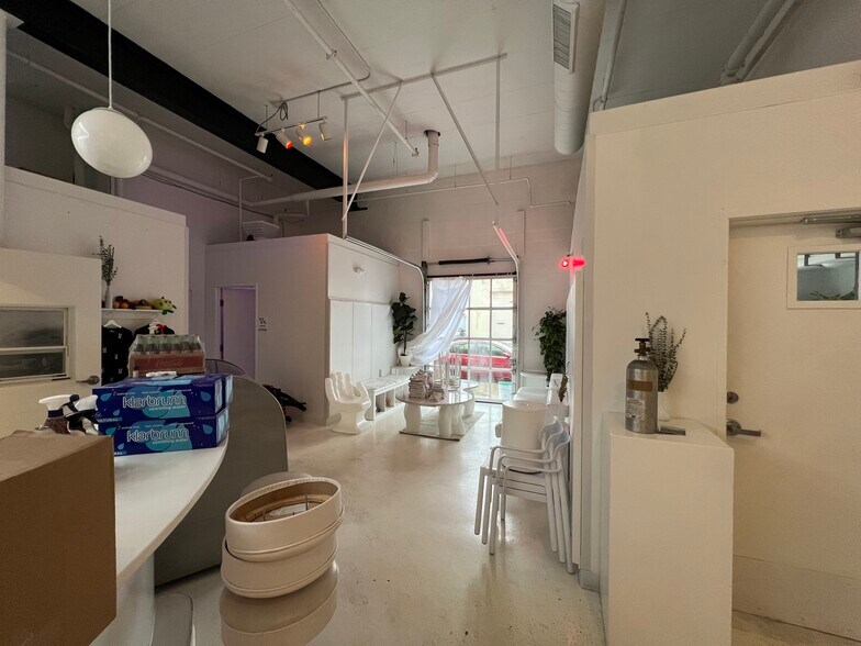 More Photos Of 1401-1431 Northern Ct, Madison General Retail For Sale