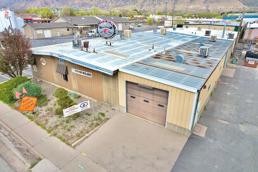 More Photos Of 709-711 S University Ave, Provo Service For Sale