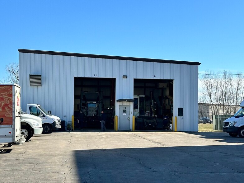 More Photos Of 2350-2400 Northridge Dr, Kaukauna Manufacturing For Sale