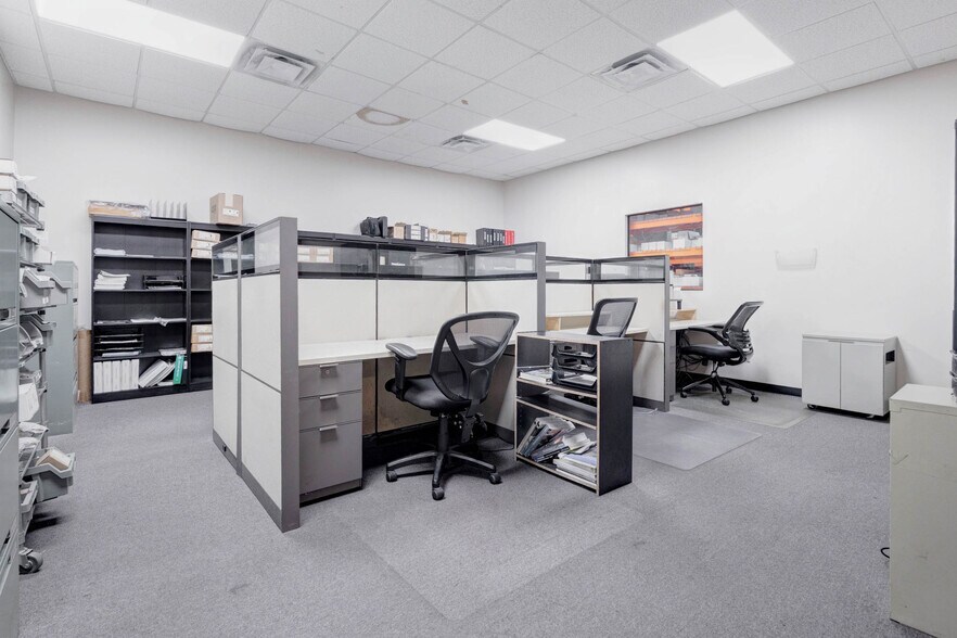 More Photos Of 20530 Sunshine Ln, Spring Service For Sale