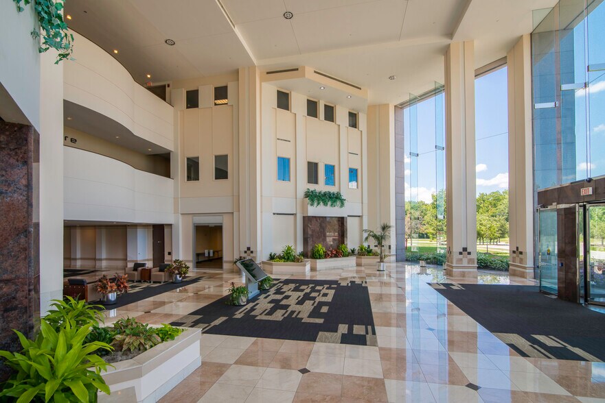 More Photos Of 10201 N Illinois St, Indianapolis Office For Lease