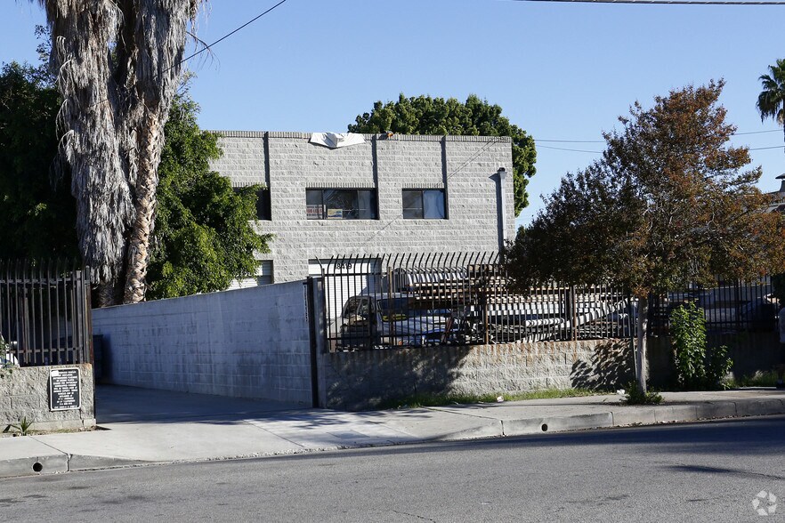 More Photos Of 18419 Napa St, Northridge Warehouse For Sale