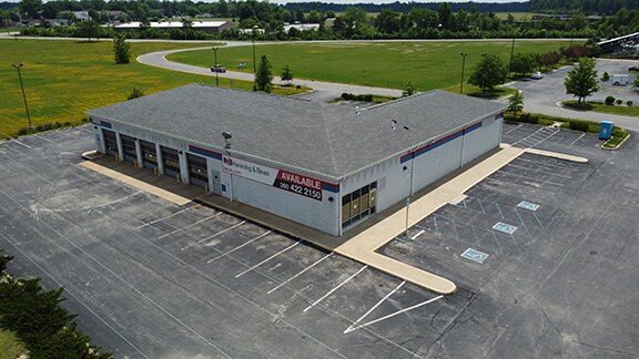 Primary Photo Of 7811 Southtown Crossing Blvd, Fort Wayne Auto Repair For Sale