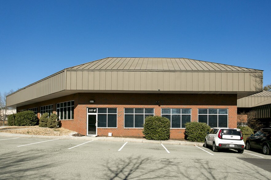 More Photos Of 519-525 Branchway Rd, North Chesterfield Light Distribution For Lease