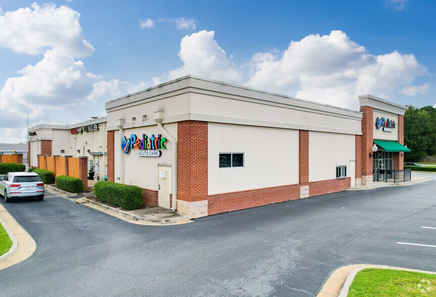 More Photos Of 5555 Whittlesey Blvd, Columbus Storefront For Lease