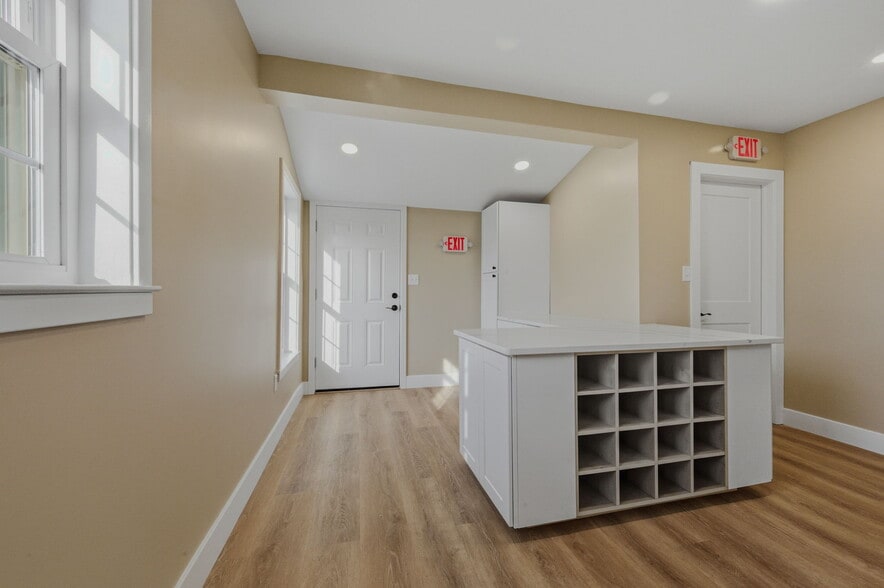 More Photos Of 2101 N Dupont Hwy, New Castle Freestanding For Sale