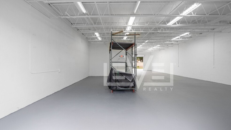 More Photos Of 20 NW 3rd Ave, Deerfield Beach Warehouse For Lease