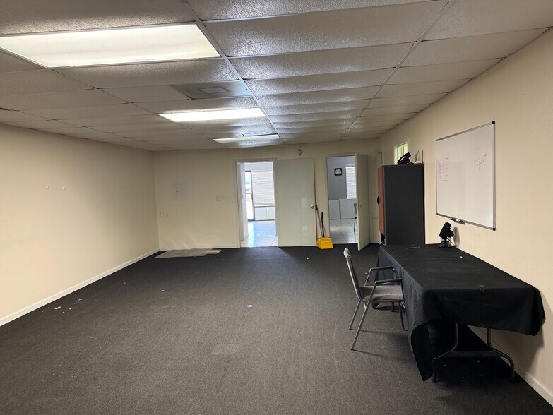More Photos Of 10949 SW 93rd Ter, Ocala Warehouse For Lease