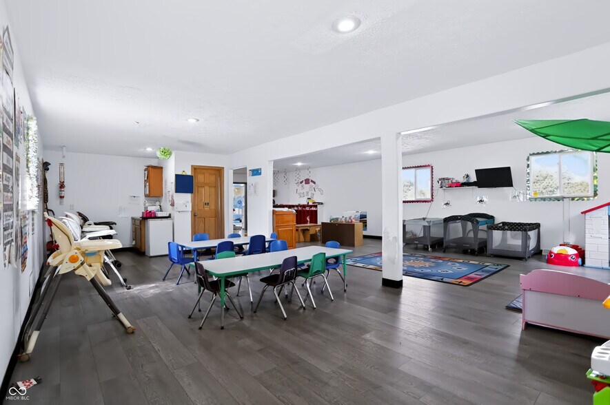 More Photos Of 5925 Kentucky Ave, Indianapolis Daycare Center For Sale