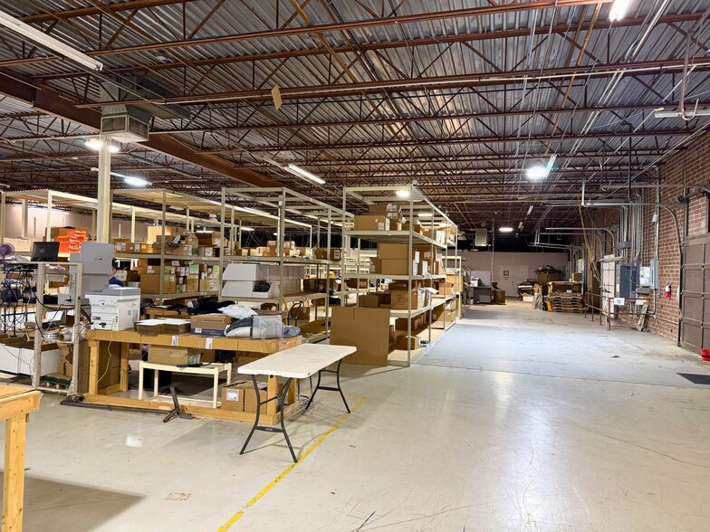 More Photos Of 615 Alton Pl, High Point Warehouse For Lease