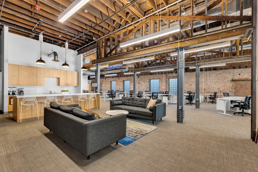 1616 Stout St, Denver, CO 80202 Lofts/Showrooms For Lease