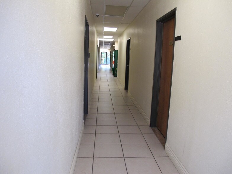 More Photos Of 1615 Dorchester Dr, Plano Office For Lease