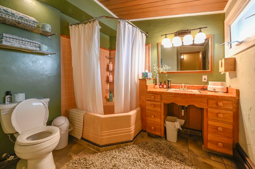 More Photos Of 2402 N Nevada Ave, Colorado Springs Freestanding For Sale