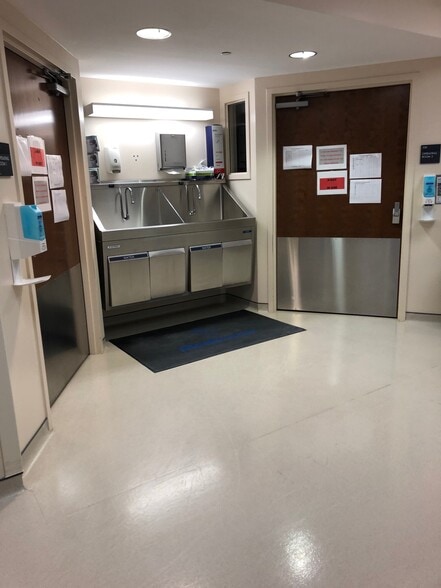 More Photos Of 3 Cornerstone Dr, Langhorne Medical For Lease