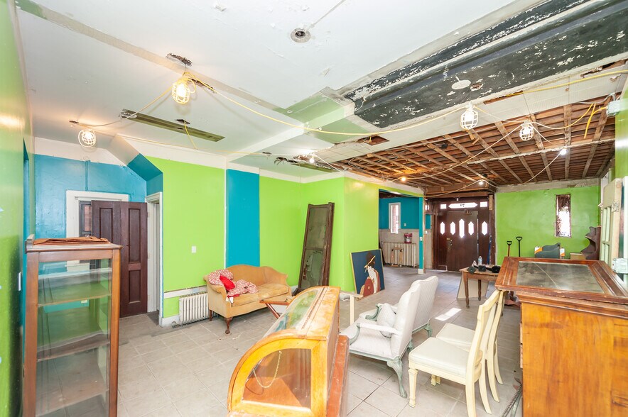 More Photos Of 71 Main St, Norwich Storefront Retail Office For Sale