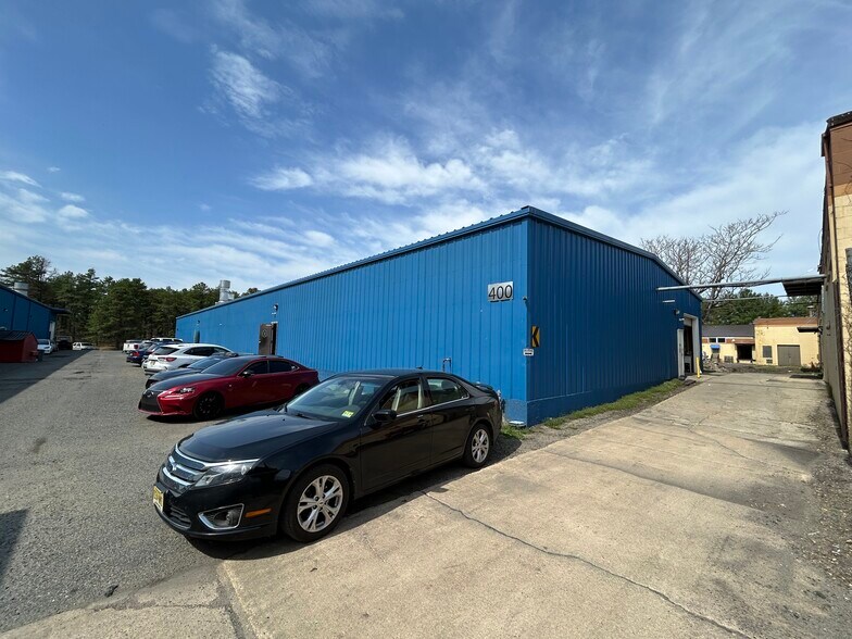 More Photos Of 2444 Ridgeway Blvd, Manchester Warehouse For Lease