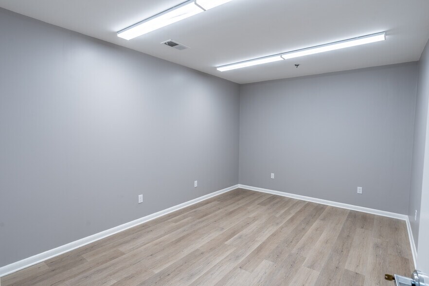 More Photos Of 1379 McDow Dr, Rock Hill Warehouse For Lease