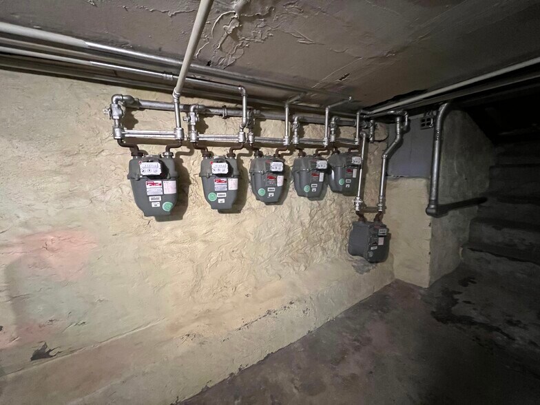 More Photos Of 127 N 4th St, Brooklyn Apartments For Sale