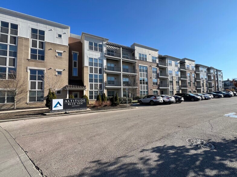 More Photos Of 9402-9420 Towne Square Ave, Blue Ash Office For Lease