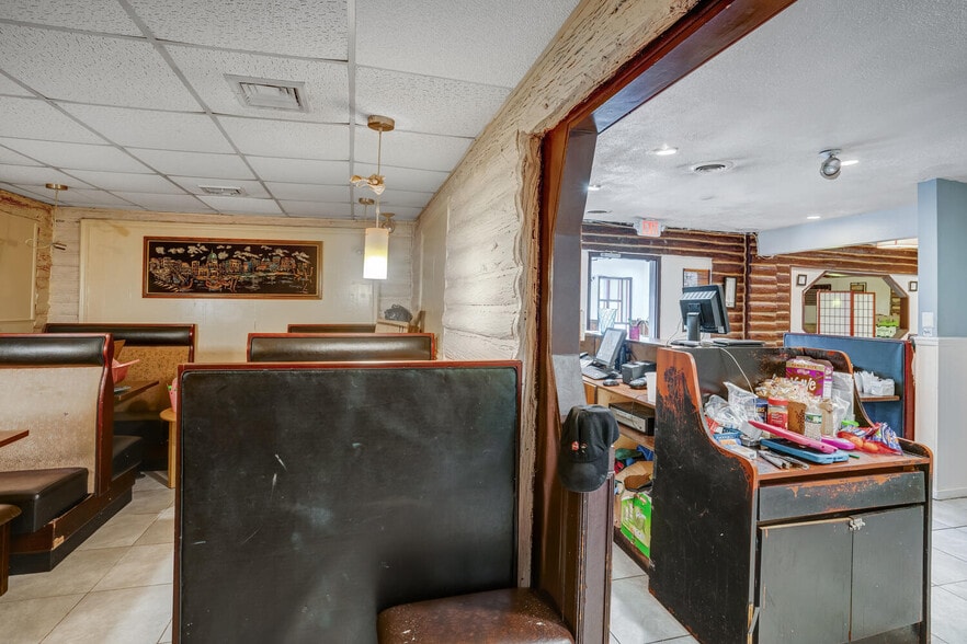 More Photos Of 111 Lakeside Dr, Tuckerton Light Distribution For Sale