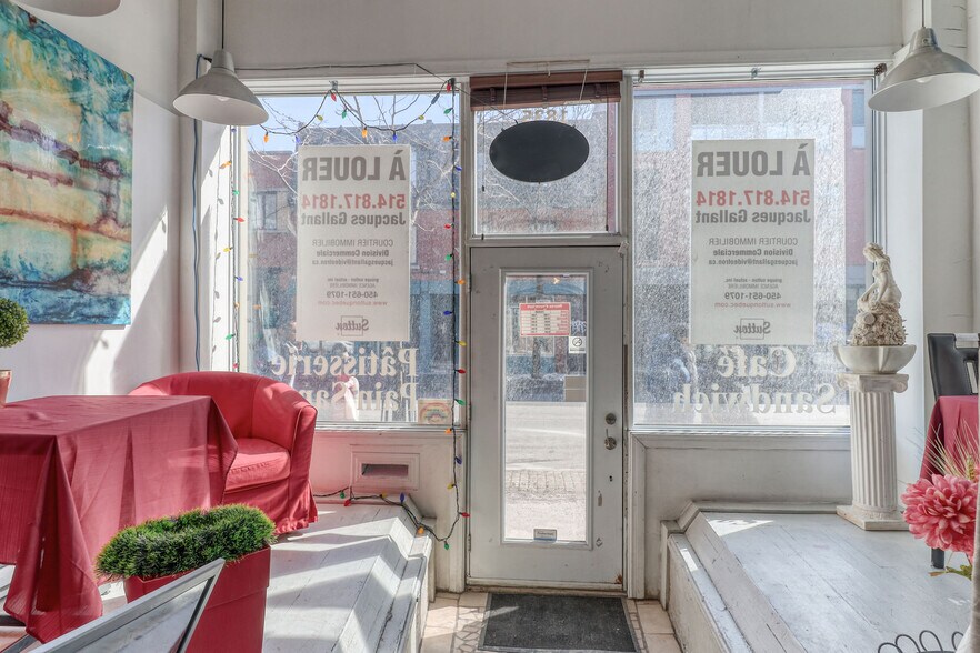 More Photos Of 1835-1841 Rue Ontario E, Montréal Storefront Retail Residential For Lease